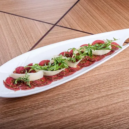 Restaurant & Design Noem Arch فندق برنو