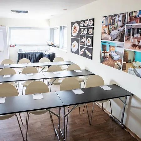 فندق Restaurant & Design Noem Arch 4*
