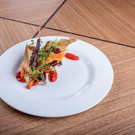 Restaurant & Design Noem Arch