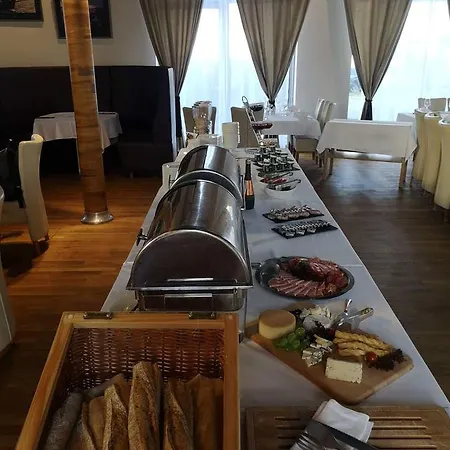 فندق Restaurant & Design Noem Arch برنو