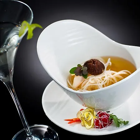 Restaurant & Design Noem Arch 4* برنو
